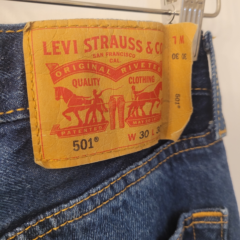Levi's 501's Classic Straight Jeans - Picture 7 of 7